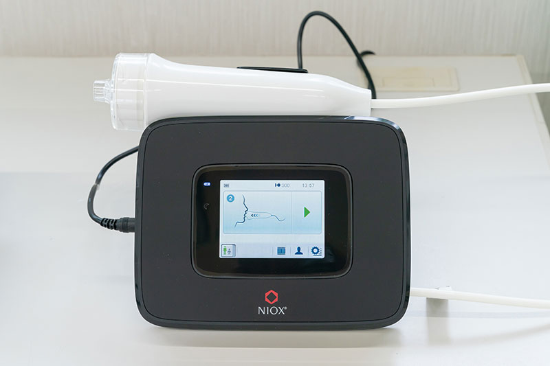 呼吸機能分析装置（一酸化窒素ガス分析装置）